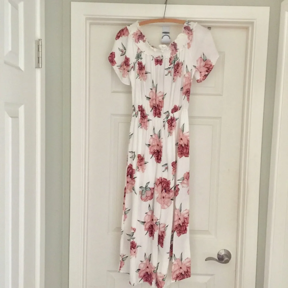 Everly Anthropologie Flowy Pink Floral Off Shoulder Wide Leg Cropped Jumpsuit M
